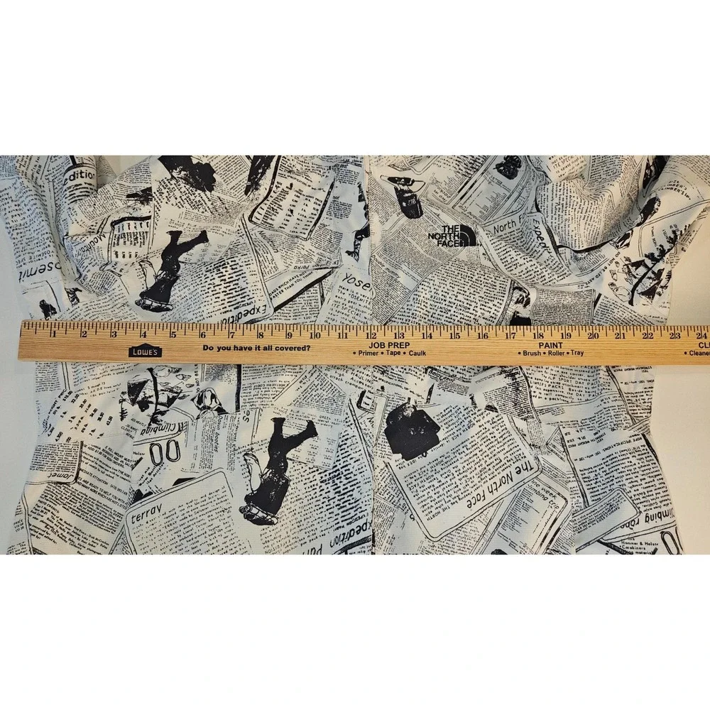 The North Face Women's Berrien Jacket Rare Newspaper Print Pristine Condition L‎